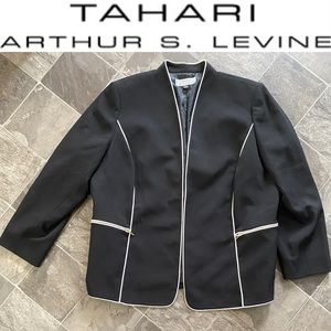✨Tahari Arthur S. Levine Blazer✨
